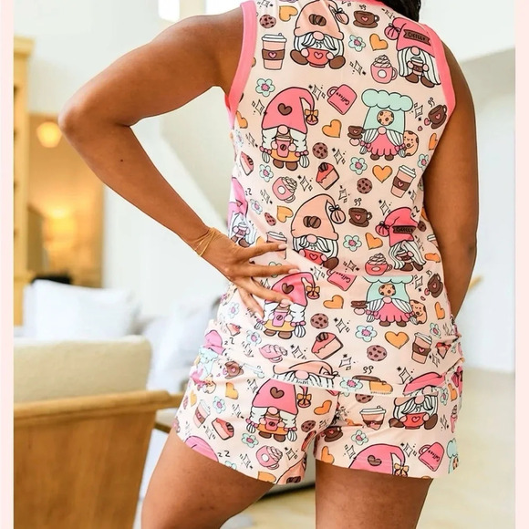 Shirley &‎ Stone summer pajama set tank & shorts gnomes pattern - Picture 2 of 5